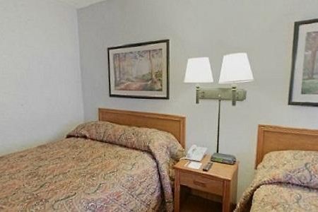 Americas Best Value Inn-Saginaw South Номер фото