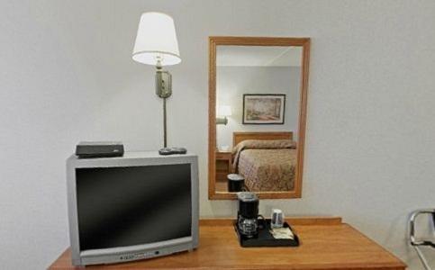 Americas Best Value Inn-Saginaw South Номер фото