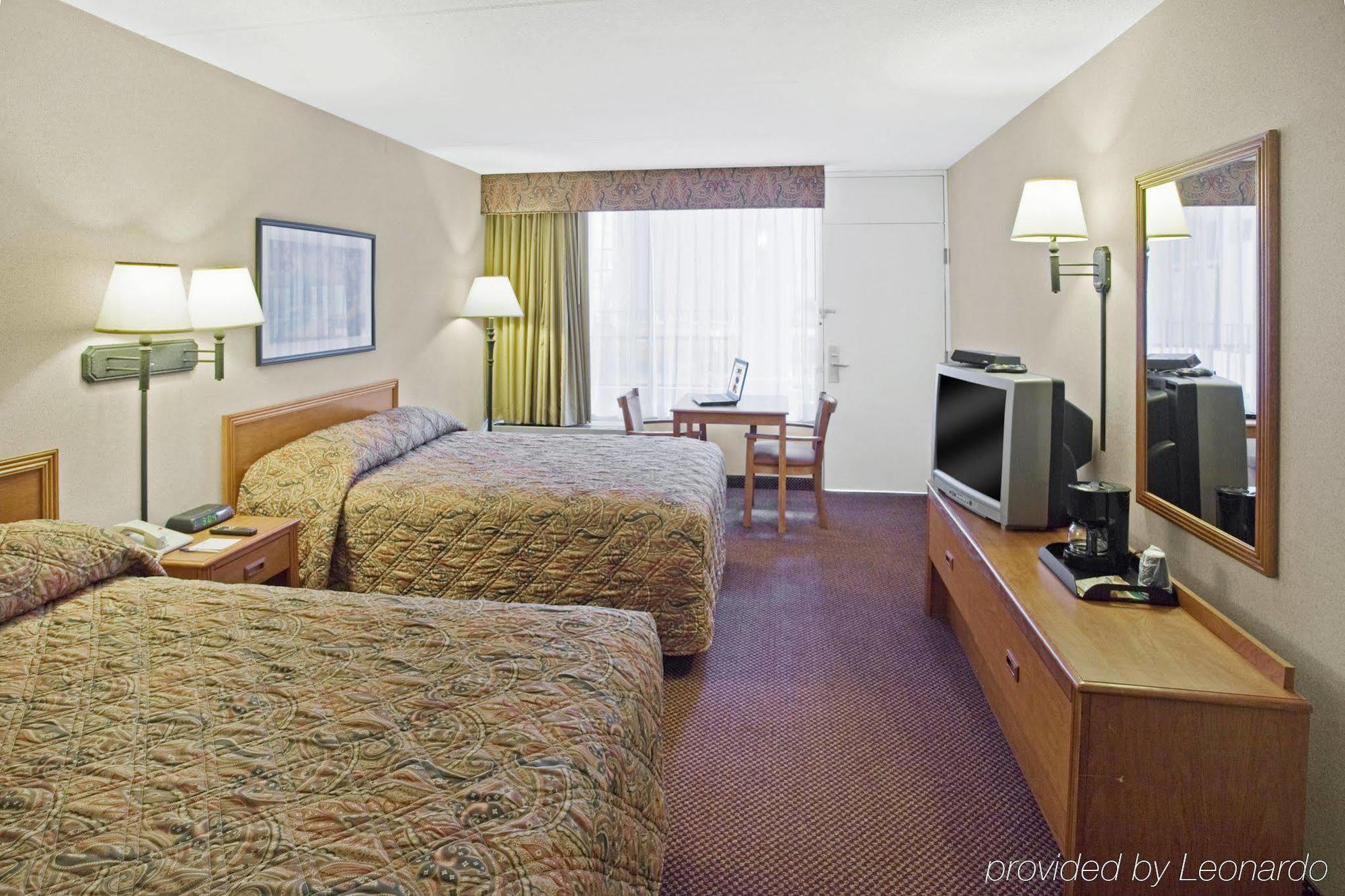 Americas Best Value Inn-Saginaw South Экстерьер фото