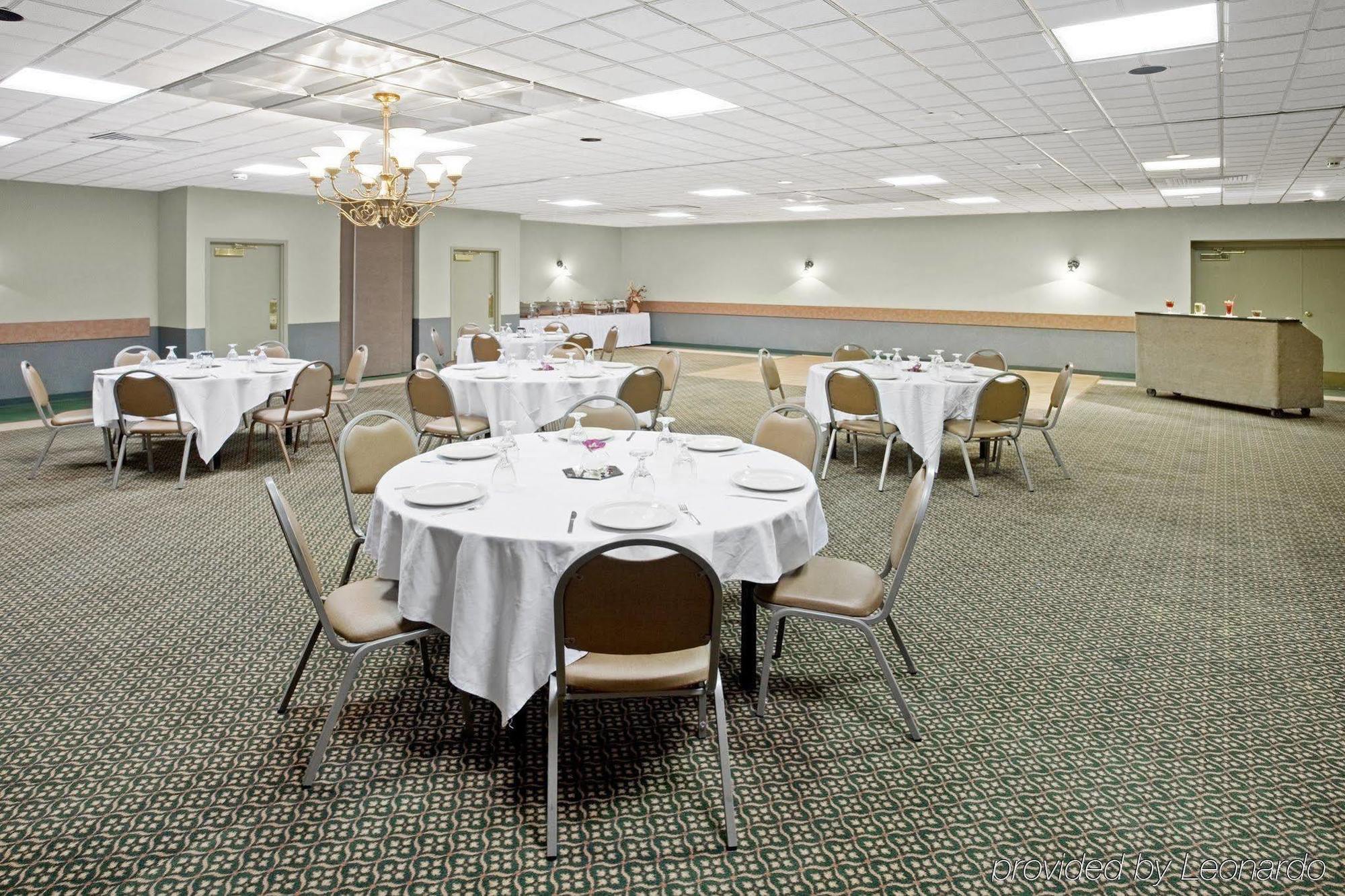 Americas Best Value Inn-Saginaw South Ресторан фото